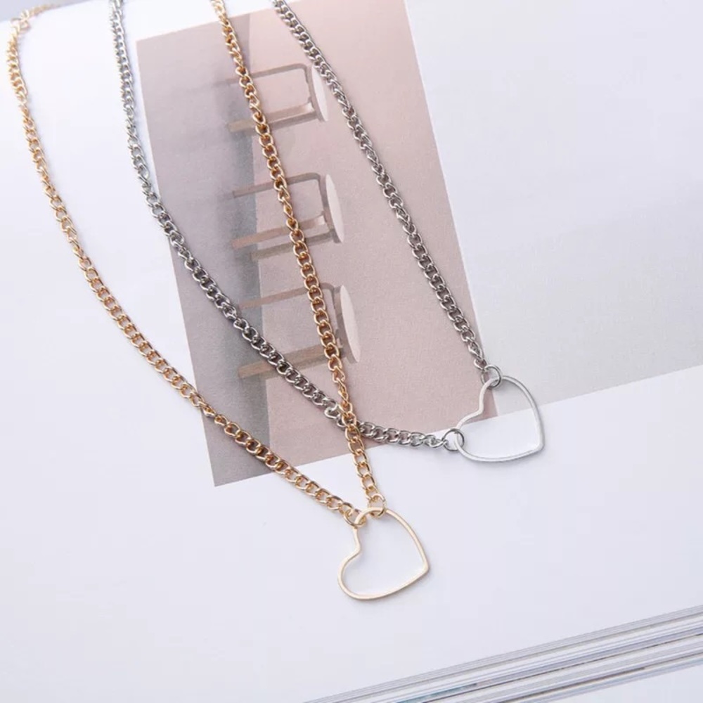 🎉 New Gold Plated Heart Choker Necklace - Picture 4 of 5